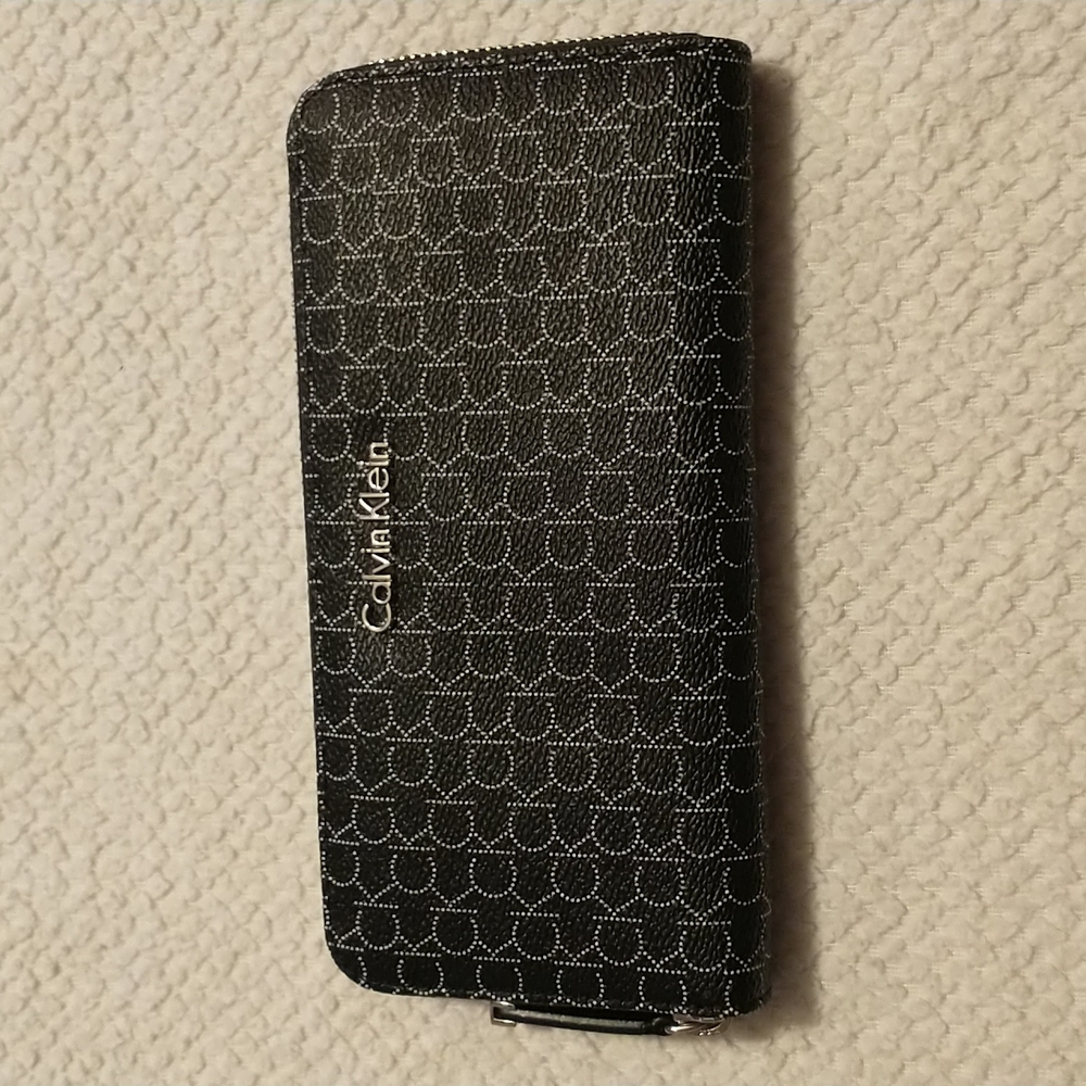 Calvin Klein Zippered Wallet